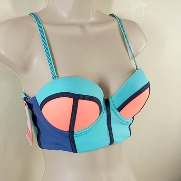 NEW MAAJI REVERSIBLE Bikini Top Blue Aqua MEDIUM Swim Vacation Summer Beach - Picture 4 of 7